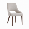 Silla tapizada en poliéster gris con patas de madera